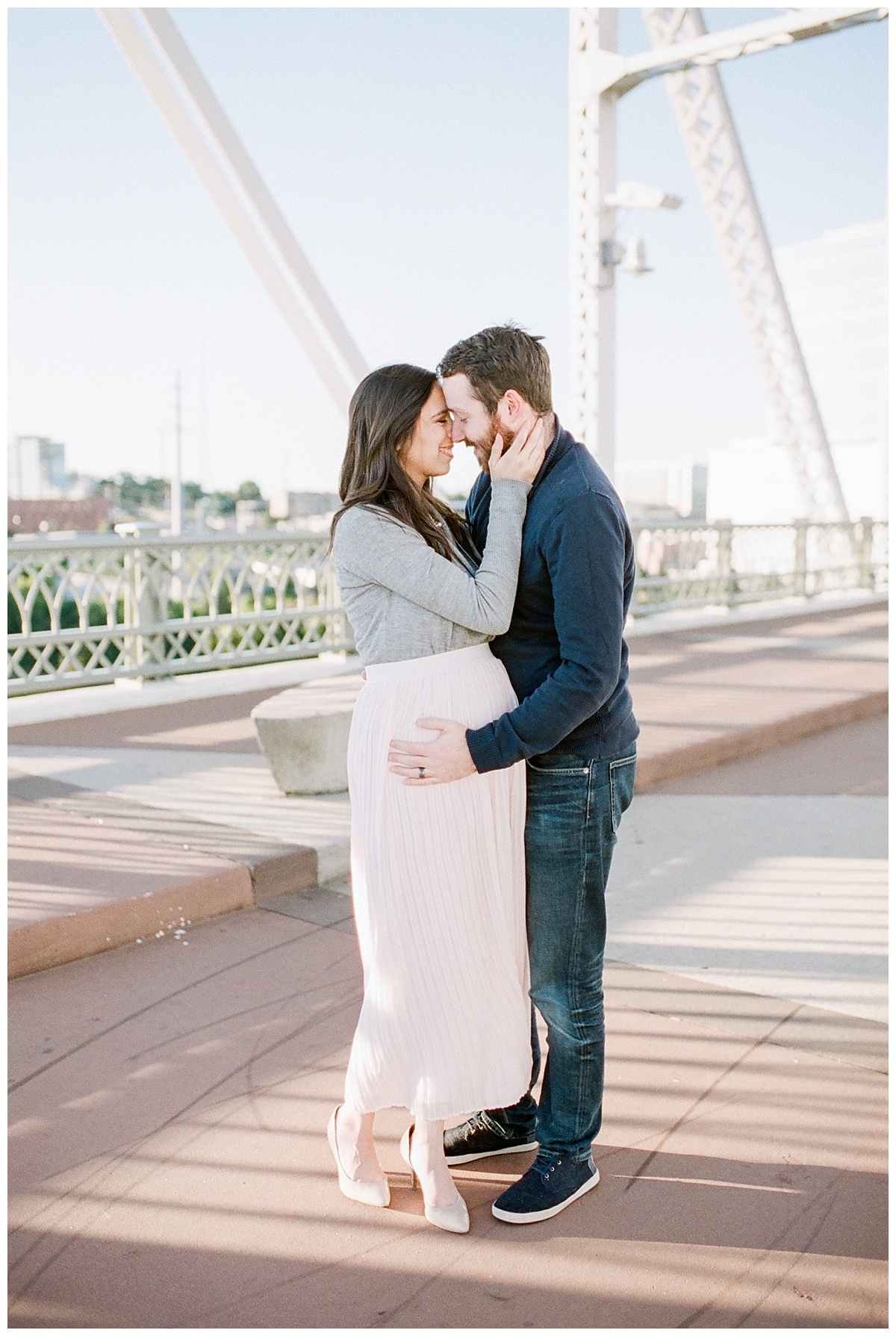 Maternity Photo Shoot in Downtown Nashville with photographer Grace Paul.