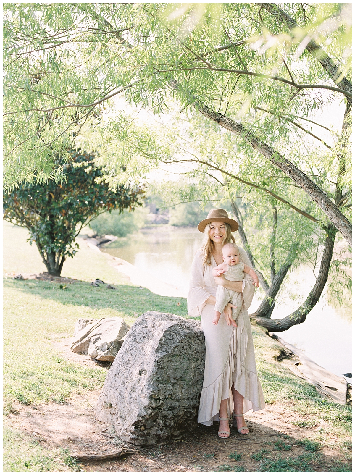 Outdoor mother and daughter park photo shoot by family photographer Grace Paul. 