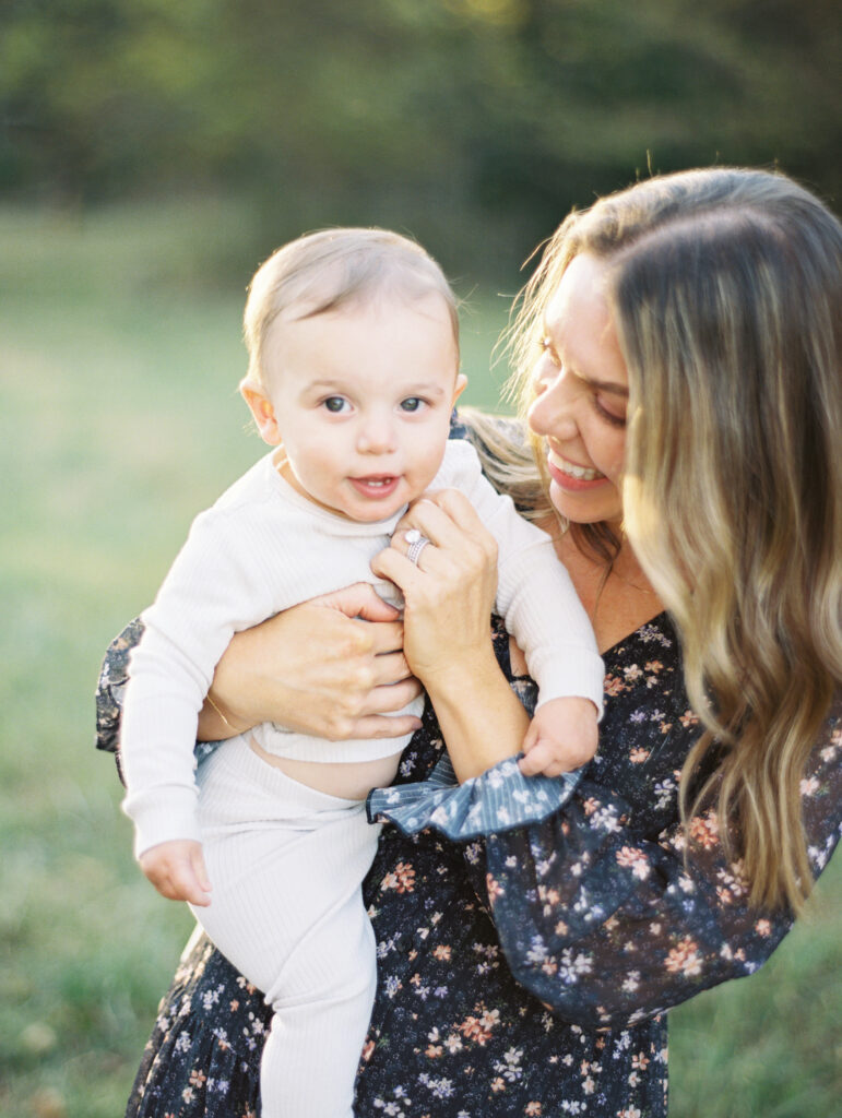 Brentwood Family Photo Session | Grace Paul Photography | Mom and Baby